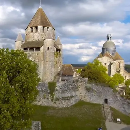 Holiday home Dans Ancienne Corps De Ferme B Provins